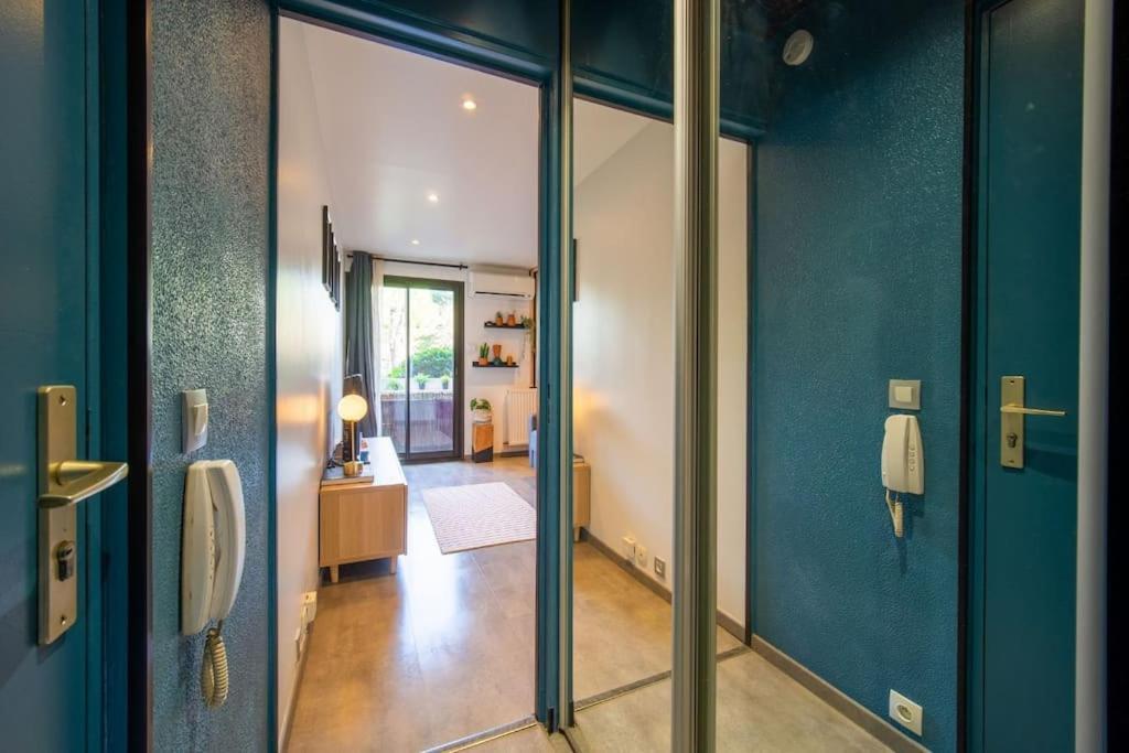 Air-Conditioned Apartment With Private Parking Marselha Exterior foto